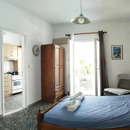 Sapphire Apartment *